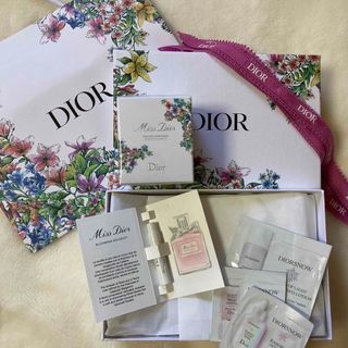 クリスチャンディオール(Christian Dior)のMiss Diorフレグランスキャンドル ギフトサンプル付き(キャンドル)