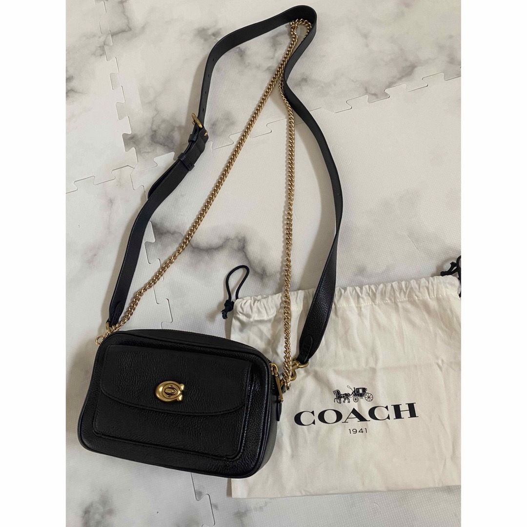 COACH(コーチ)のコーチ　黒革　カメラバック　ショルダーバック　美品　正規品 レディースのバッグ(ショルダーバッグ)の商品写真