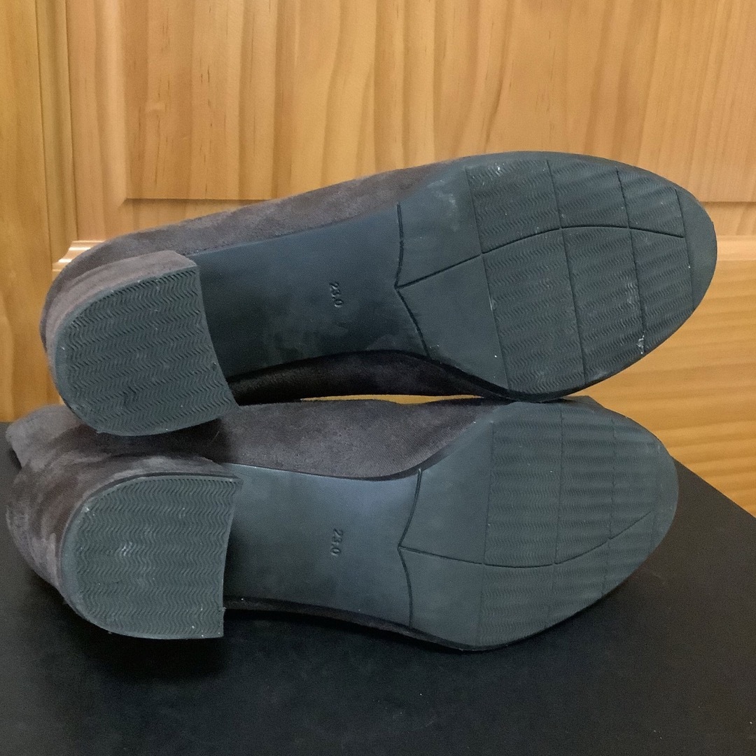 UNIQLO(ユニクロ)のUNIQLO ユニクロ スウェードショートブーツ こげ茶色 レディースの靴/シューズ(ブーツ)の商品写真