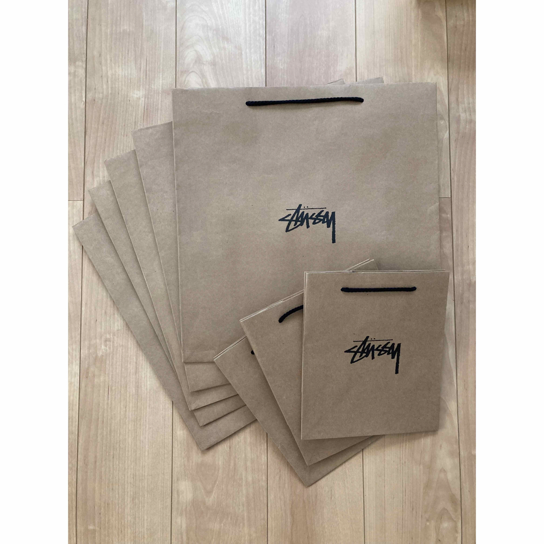 STUSSY(ステューシー)のSTUSSYのショップ袋　紙袋　小、大　おまけ付き レディースのバッグ(ショップ袋)の商品写真