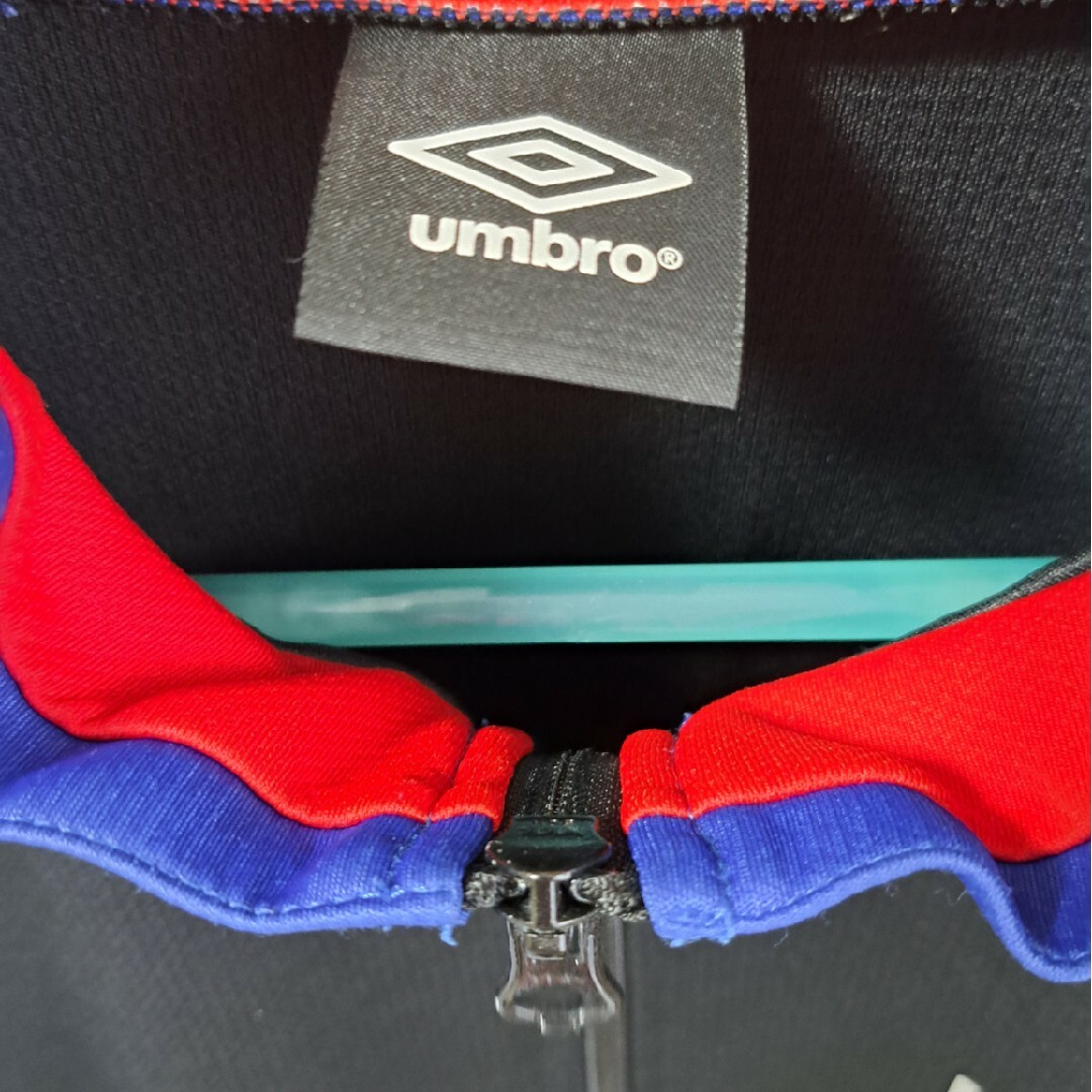 UMBRO(アンブロ)のアンブロジャージ 上着のみ 160 キッズ/ベビー/マタニティのキッズ服男の子用(90cm~)(ジャケット/上着)の商品写真