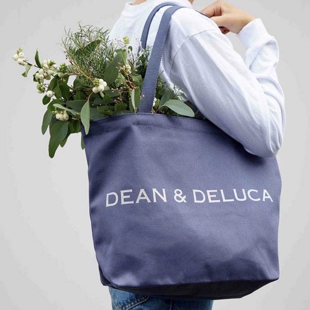 DEAN & DELUCA(ディーンアンドデルーカ)のDEAN&DELUCA チャリティートートバッグ ブルーグレー  Lサイズ  メンズのバッグ(トートバッグ)の商品写真