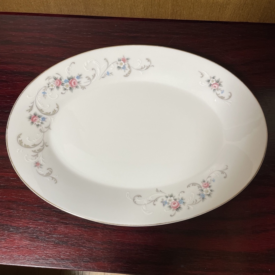 Noritake(ノリタケ)のお値下げ❗️Noritake  Young flower ヤングフラワー　楕円形 インテリア/住まい/日用品のキッチン/食器(食器)の商品写真