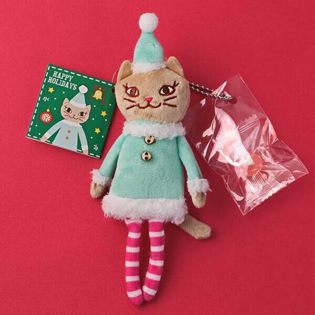 KALDI(カルディ)の★新品★カルディ　クリスマス　くたくたねこちゃん　ベージュ＆グレー　ギフト　 エンタメ/ホビーのおもちゃ/ぬいぐるみ(キャラクターグッズ)の商品写真