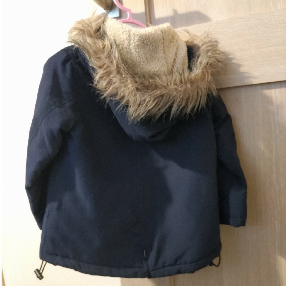 中綿　ダウン　９５センチ　紺色　ネイビー　コート　ジャケット　ジャンバー キッズ/ベビー/マタニティのキッズ服男の子用(90cm~)(コート)の商品写真