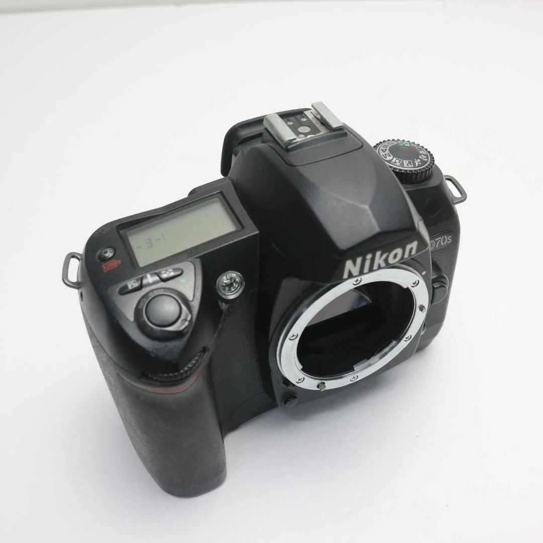Nikon D70s ブラック ボディ製造番号はd701031