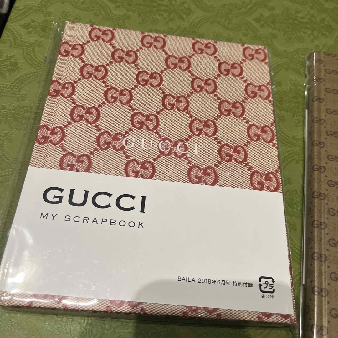 Gucci - GUCCI グッチ ドラえもん コラボ 非売品 新品 未使用 手帳 2冊 ...