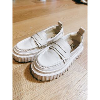 ザラキッズ(ZARA KIDS)のZARA KIDS ローファー 白 フォーマル(ローファー)