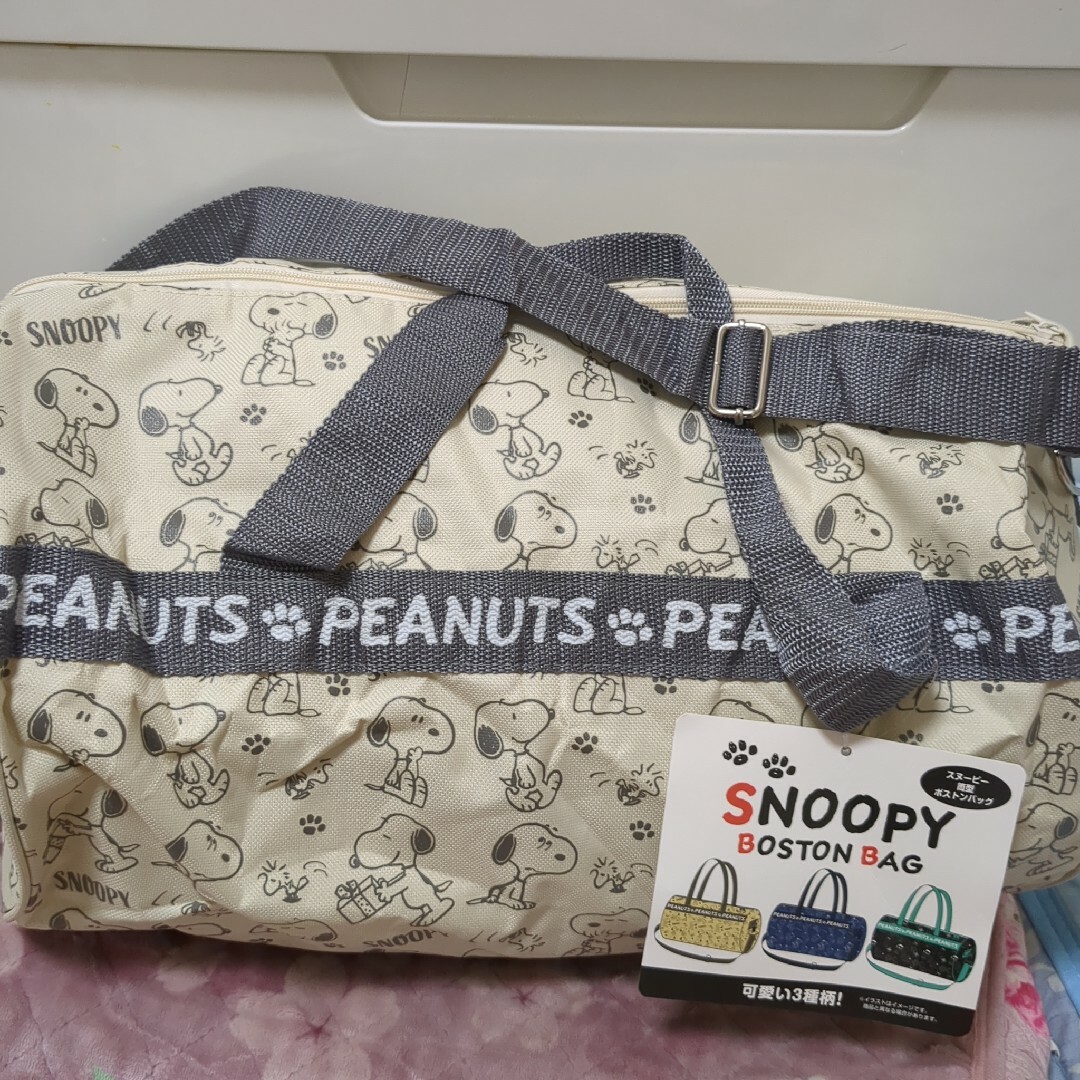 SNOOPY(スヌーピー)のスヌーピー 筒型 ボストンバッグ 旅行 合宿 部活 スポーツ ショルダー 鞄 レディースのバッグ(ボストンバッグ)の商品写真