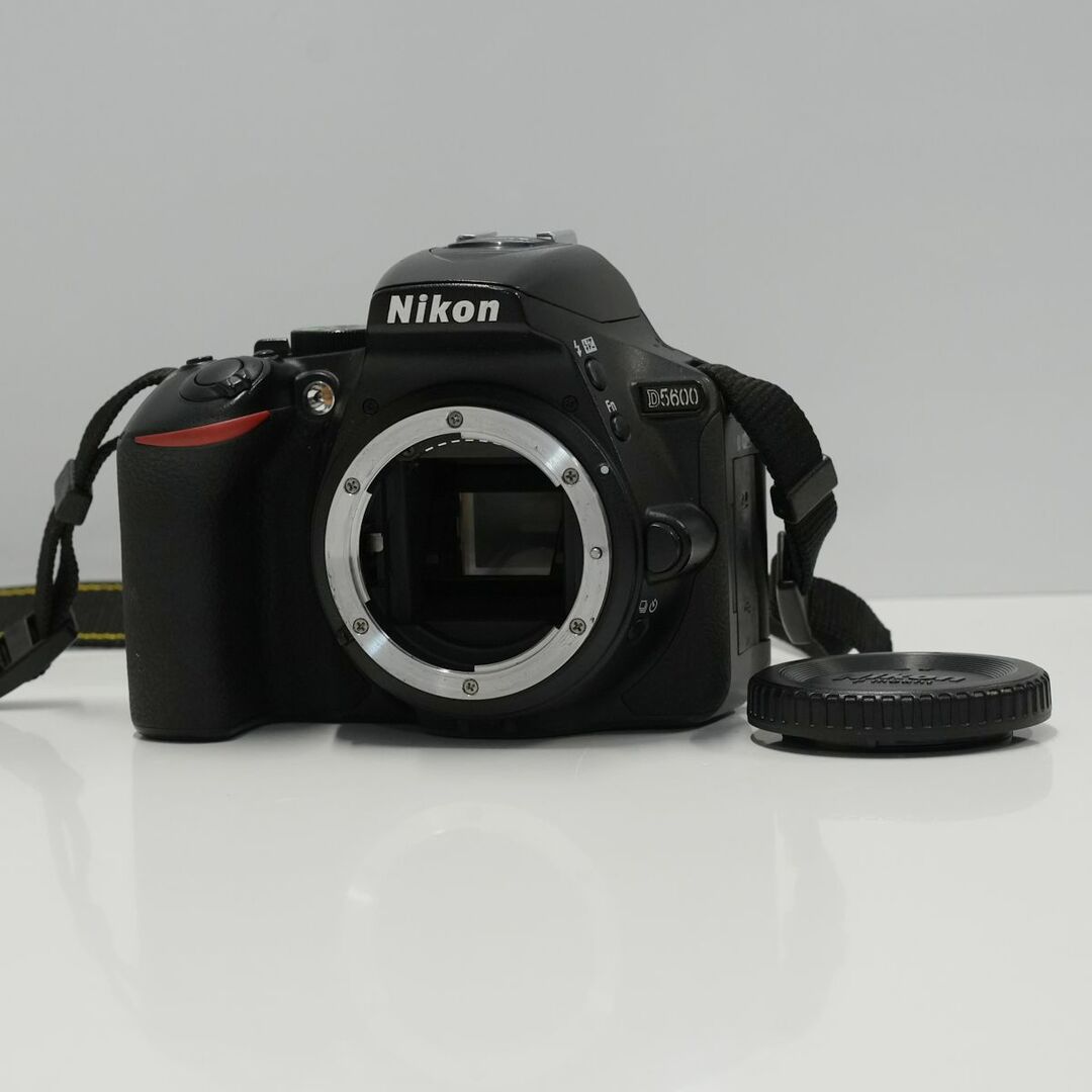Nikon - Nikon D5600 ボディ USED美品 デジタル一眼レフ 本体+