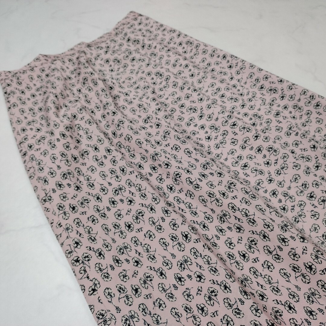 ROPE mademoiselle(ロペマドモアゼル)のマドモアゼルロペ　スカート　フレア　ロング　ピンク　花柄　ボタニカル レディースのスカート(ロングスカート)の商品写真