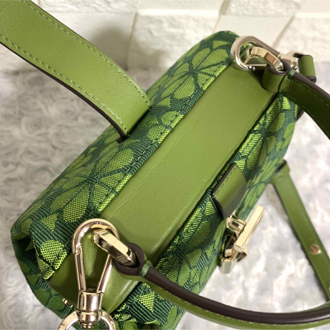 【新品同様】Kate spade レメディ　スペード　フラワースモール　グリーン