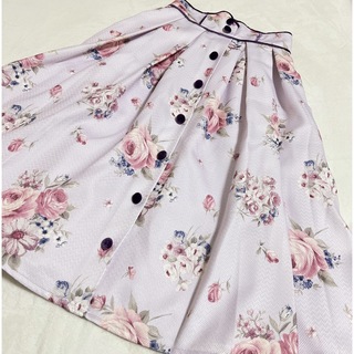 【タグ付き新品未使用】リズリサ　マルチストライプフィッシュテイルスカート　ピンク