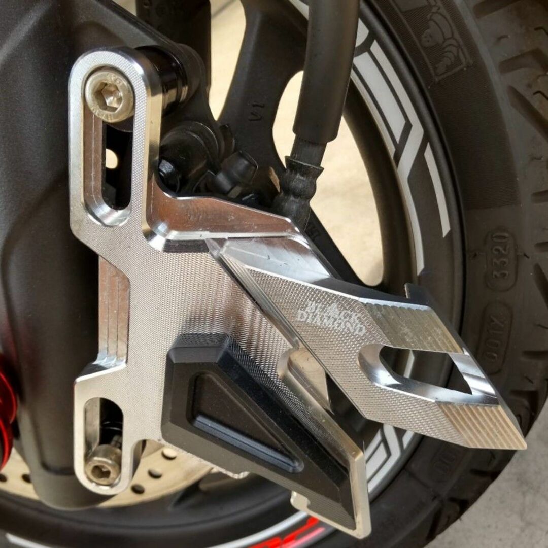 PCX(JK05/JF81)ブラックダイヤモンドキャリパーカバーブラック❗️❗️