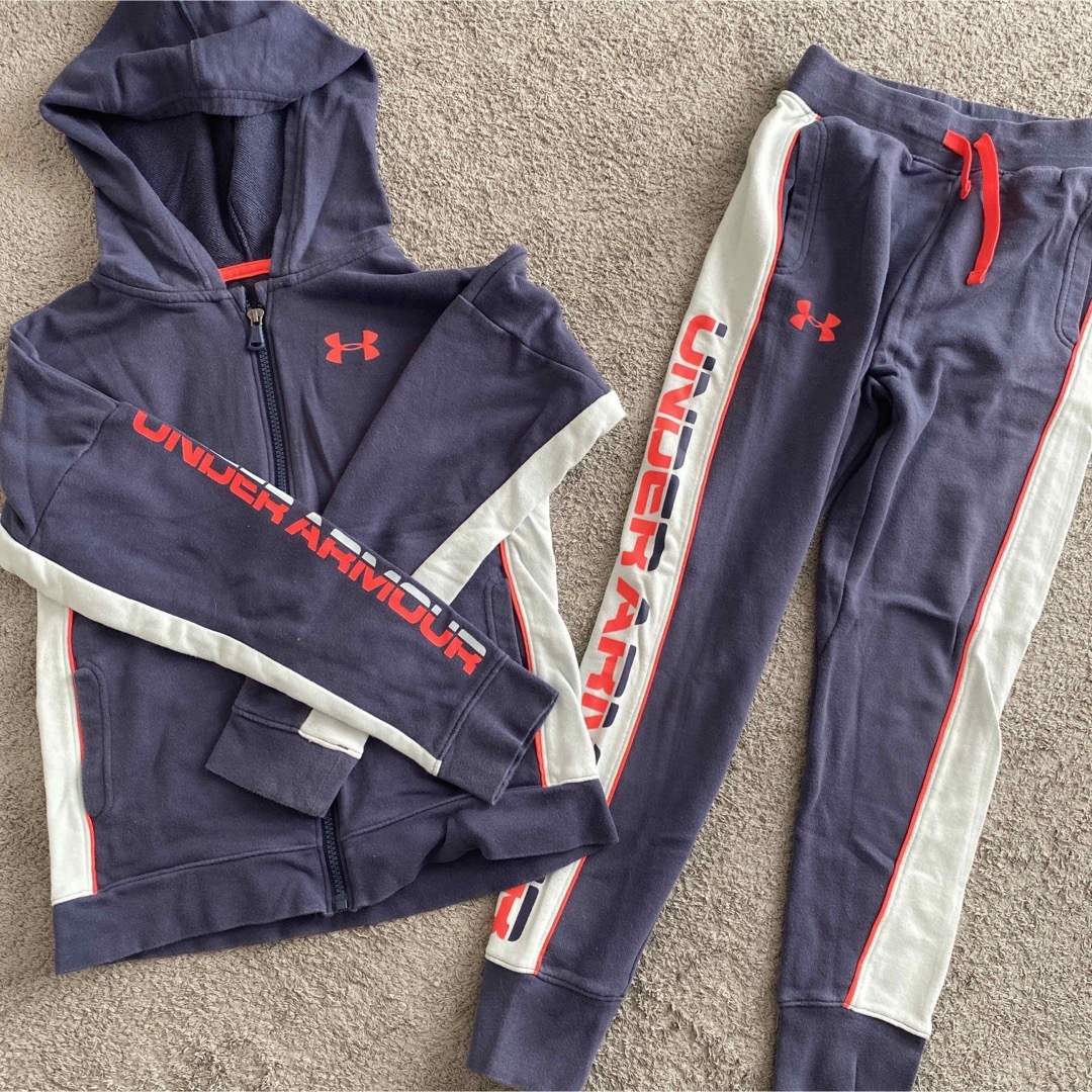 UNDER ARMOUR(アンダーアーマー)のアンダーアーマー 上下セット　140 キッズ/ベビー/マタニティのキッズ服女の子用(90cm~)(その他)の商品写真