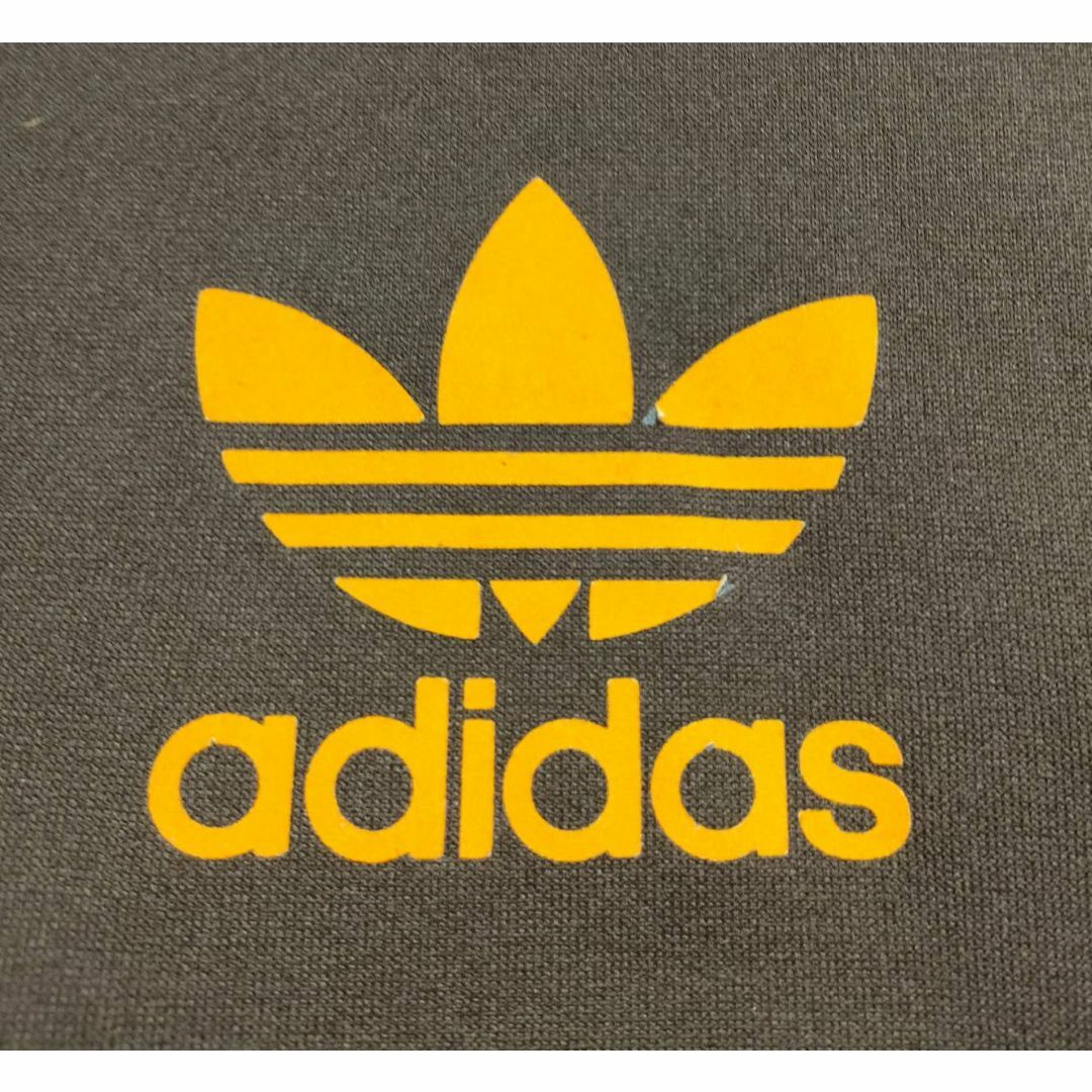 adidas(アディダス)の00年代 ビンテージ adidas 胸ロゴプリント 3本ライントラックジャケット メンズのトップス(ジャージ)の商品写真