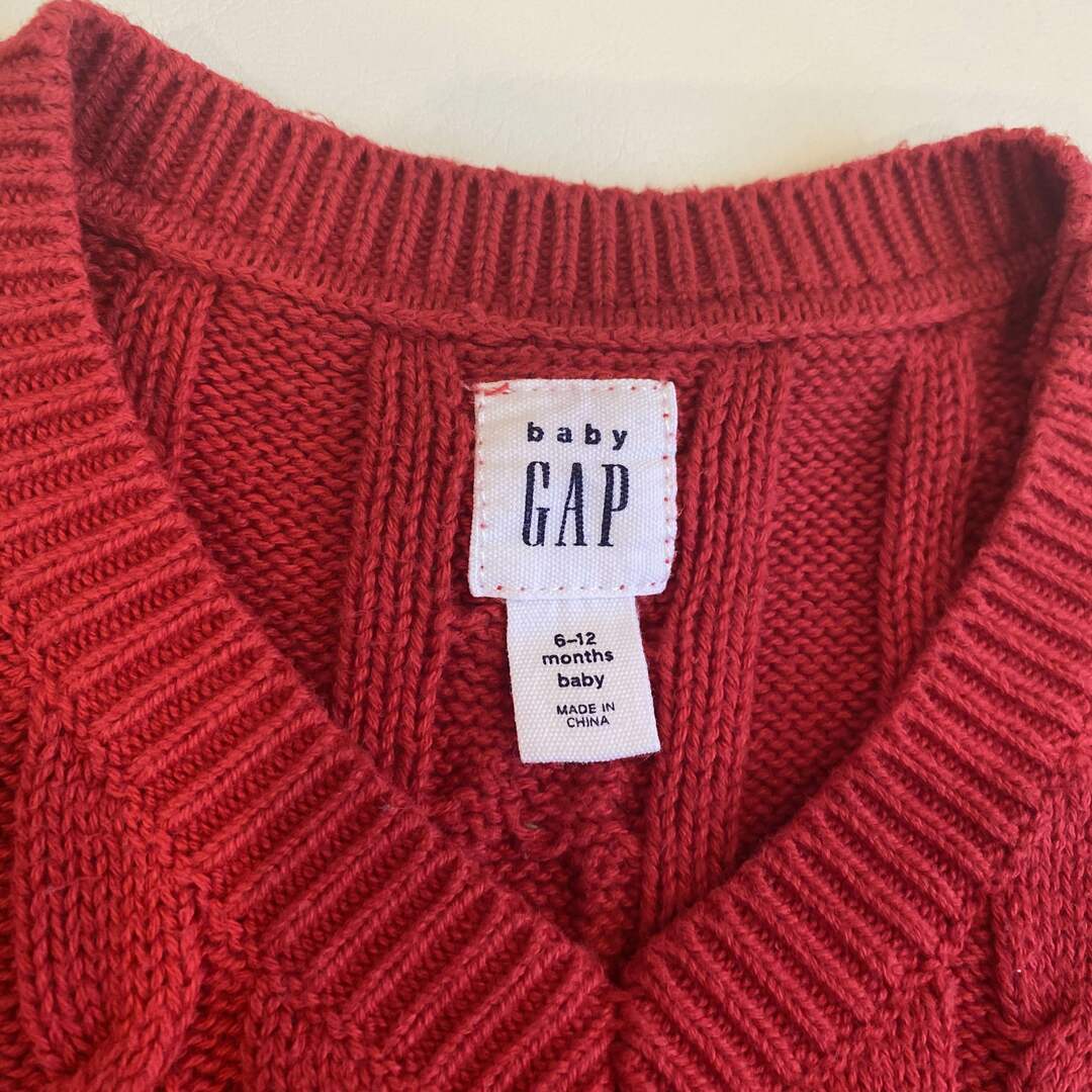 babyGAP(ベビーギャップ)の[発送停止中]baby GAP デニムセットアップ＋くま柄赤ベスト 6-12m キッズ/ベビー/マタニティのベビー服(~85cm)(ジャケット/コート)の商品写真