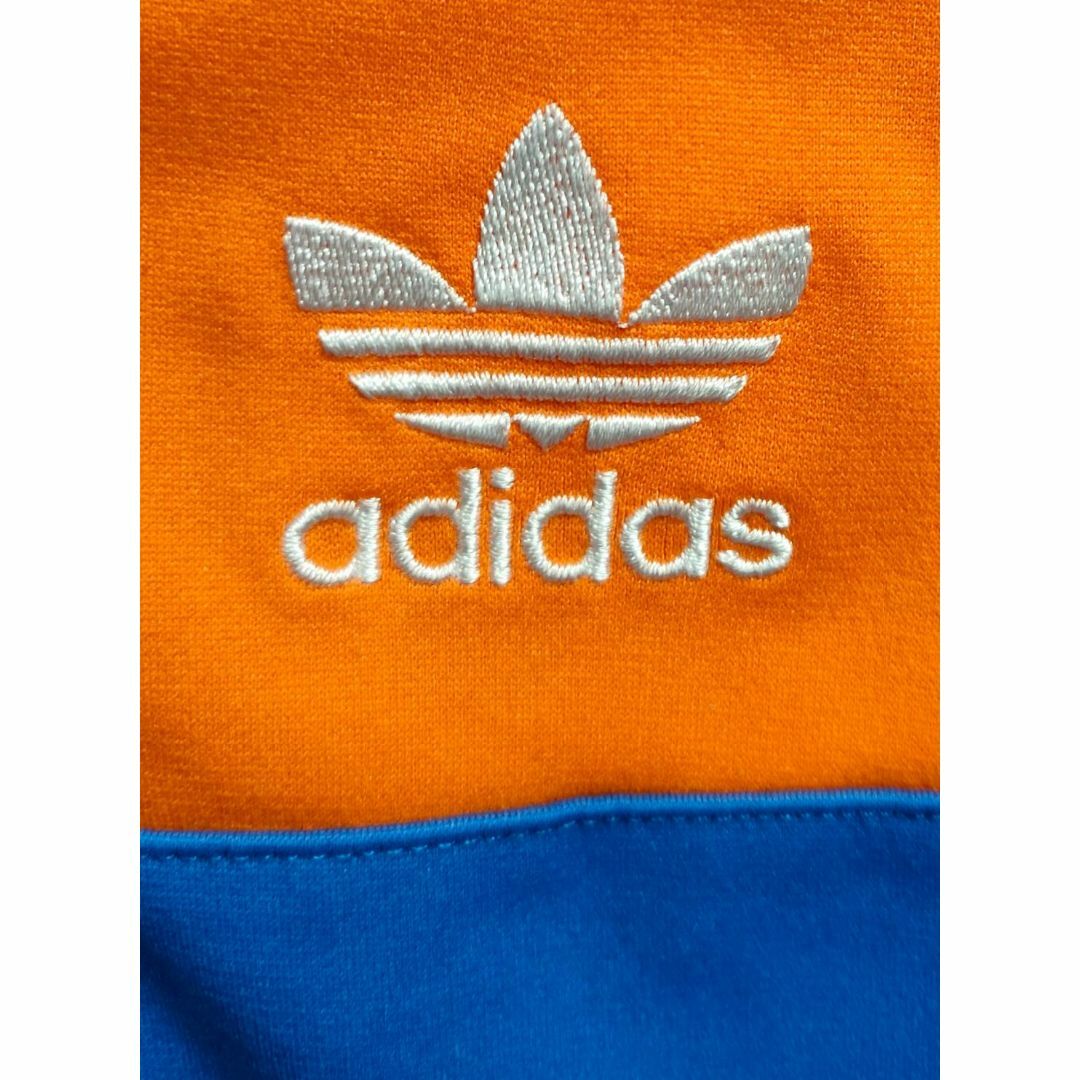 adidas(アディダス)の00年代 ビンテージ adidas 胸刺繍プリント 3本ライントラックジャケット メンズのトップス(ジャージ)の商品写真