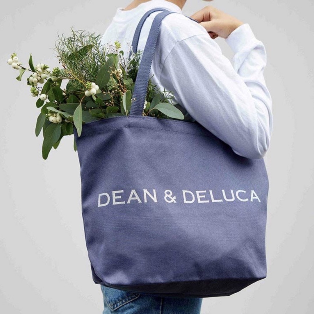 DEAN & DELUCA(ディーンアンドデルーカ)のDEAN&DELUCA チャリティートートバッグ ブルーグレー  Lサイズ  メンズのバッグ(トートバッグ)の商品写真