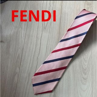 フェンディ(FENDI)の美品　FENDI  フェンディ　ネクタイ　ブランド　メンズ(ネクタイ)