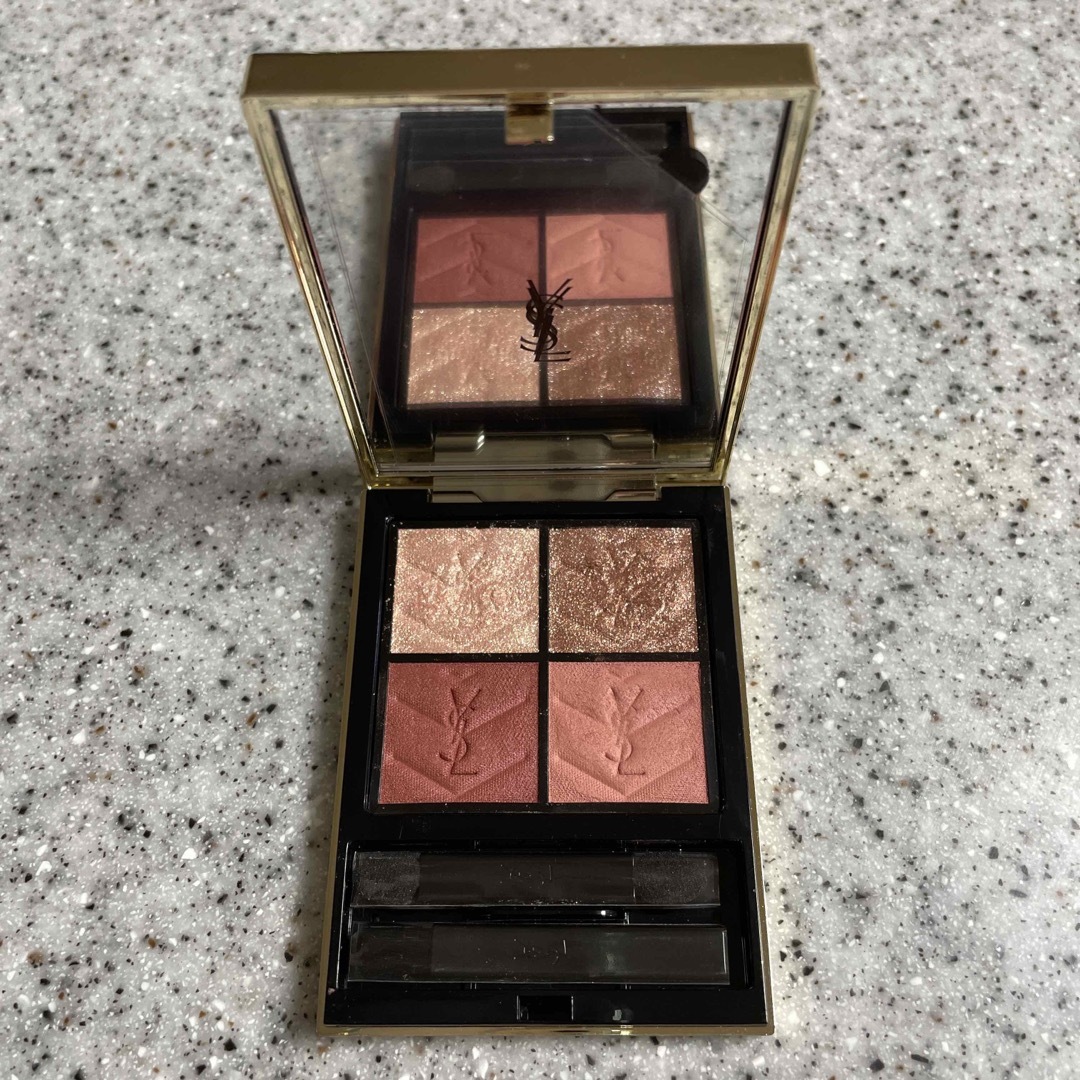 Yves Saint Laurent Beaute(イヴサンローランボーテ)のイヴ・サンローラン　クチュールミニクラッチ　500 コスメ/美容のベースメイク/化粧品(アイシャドウ)の商品写真