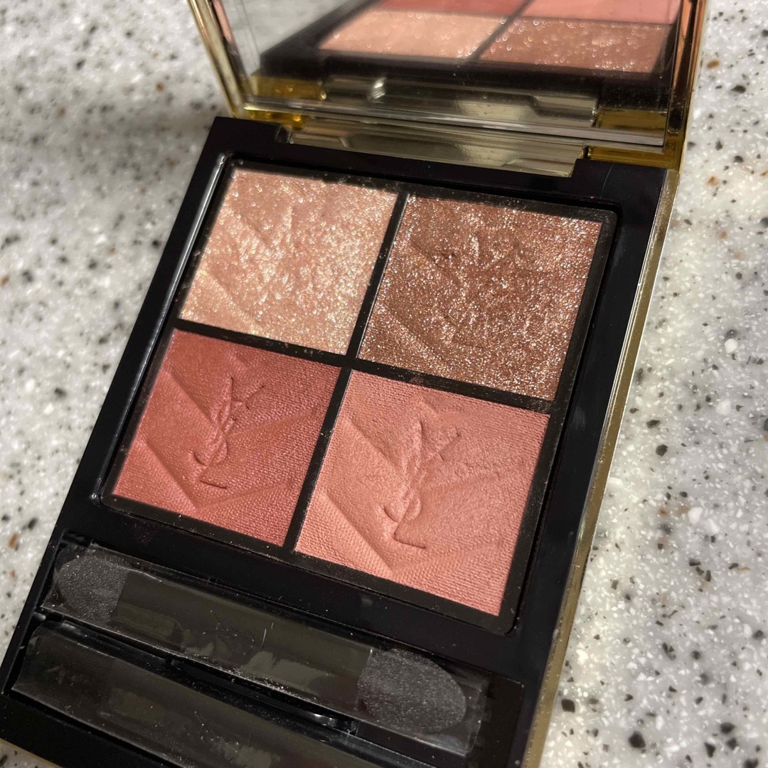 Yves Saint Laurent Beaute(イヴサンローランボーテ)のイヴ・サンローラン　クチュールミニクラッチ　500 コスメ/美容のベースメイク/化粧品(アイシャドウ)の商品写真