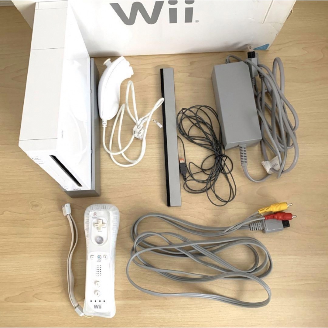 Wii(ウィー)のWiiセット まとめ売り 即遊べるセットです！人気タイトル多数あり◎ エンタメ/ホビーのゲームソフト/ゲーム機本体(家庭用ゲーム機本体)の商品写真