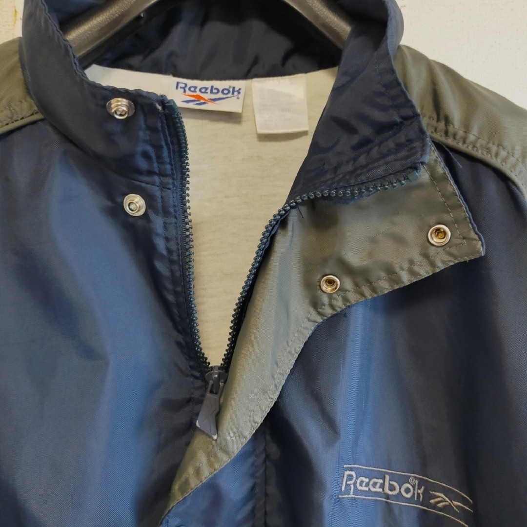 Reebok(リーボック)のReebok　リーボック　ネイビー　ナイロンジャケット　太アーム　L メンズのジャケット/アウター(ナイロンジャケット)の商品写真