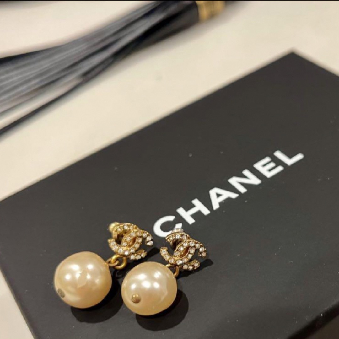 CHANEL(シャネル)のシャネル　一粒パールピアス　ゴールド メンズのアクセサリー(ピアス(両耳用))の商品写真