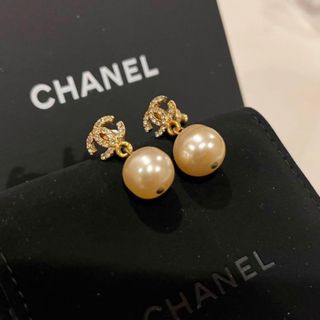 シャネル(CHANEL)のシャネル　一粒パールピアス　ゴールド(ピアス(両耳用))