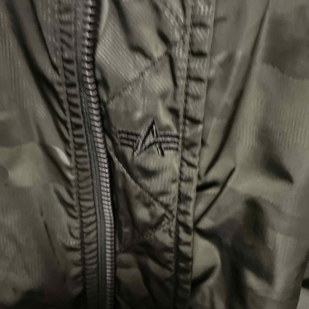 ALPHA INDUSTRIES(アルファインダストリーズ)のアルファー　MA-1 迷彩柄 メンズのジャケット/アウター(フライトジャケット)の商品写真