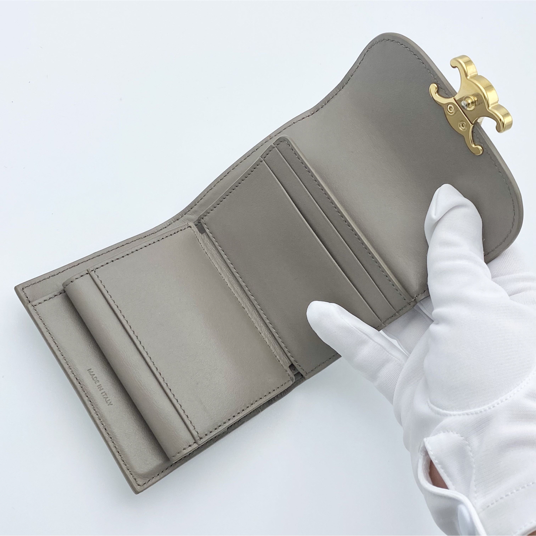 超美品】CELINE◇スモールウォレット トリオンフ◇シャイニー 超美品】CELINE◇スモールウォレット トリオンフ◇シャイニー