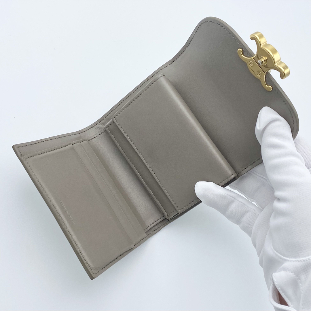 超美品】CELINE◇スモールウォレット トリオンフ◇シャイニー 超美品】CELINE◇スモールウォレット トリオンフ◇シャイニー