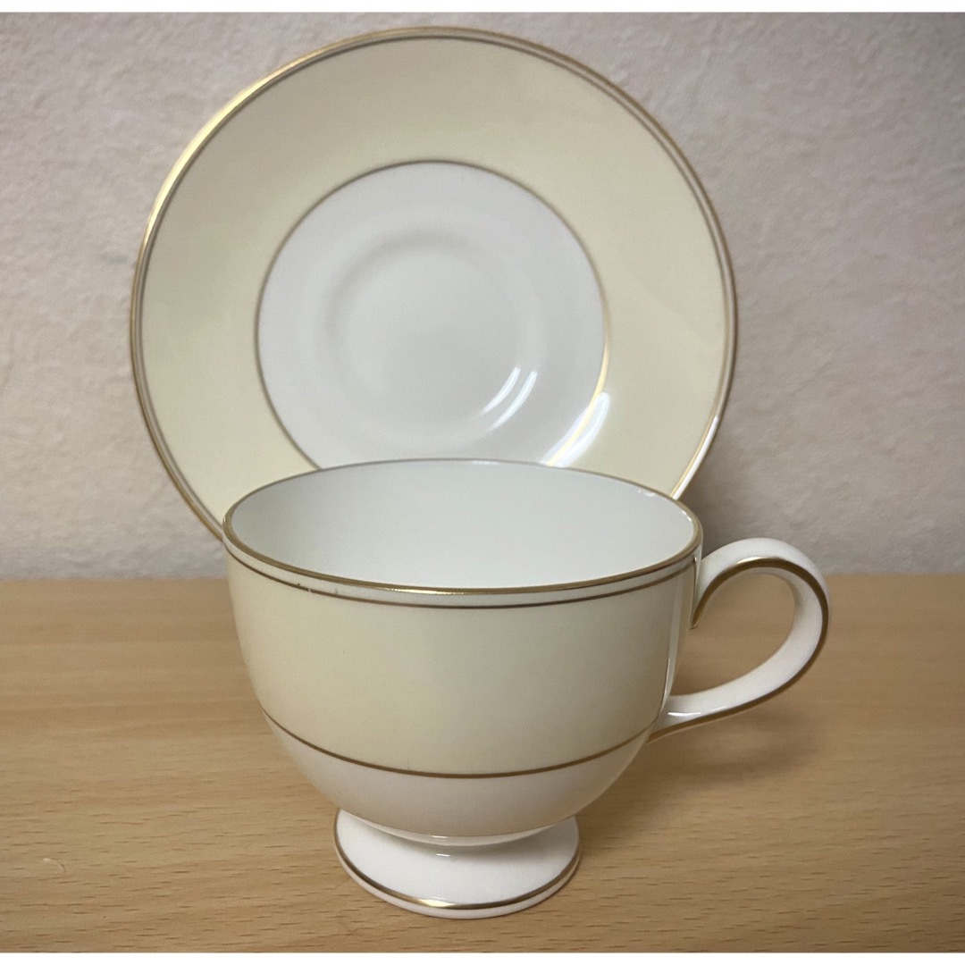 WEDGWOOD(ウェッジウッド)のウェッジウッド クリームイエローゴールドトリム　カップ＆ソーサー　美品 インテリア/住まい/日用品のキッチン/食器(食器)の商品写真