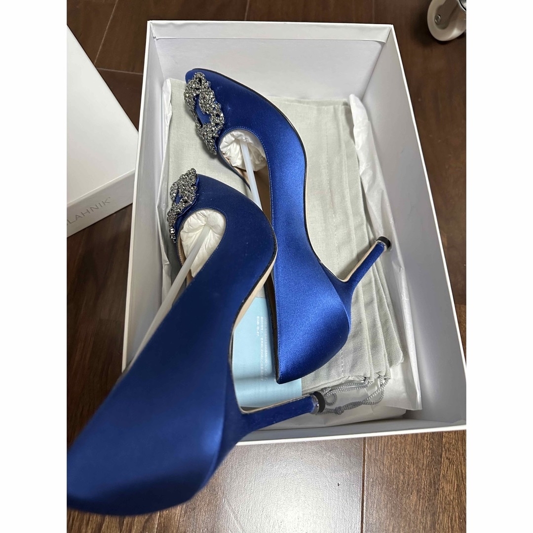 美品】MANOLO BLAHNIK マノロブラニクハンギシ35 ロイヤルブルー - tsm