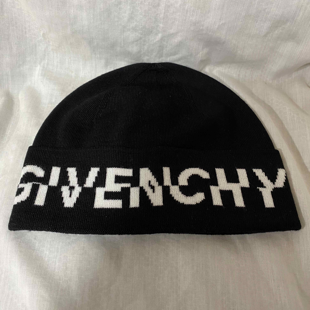 ジバンシー givency 未使用 ニット帽 ビーニー ピンク ブラック