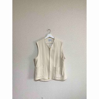 ウル(URU)のURU ウル  ZIP UP VEST(ベスト)