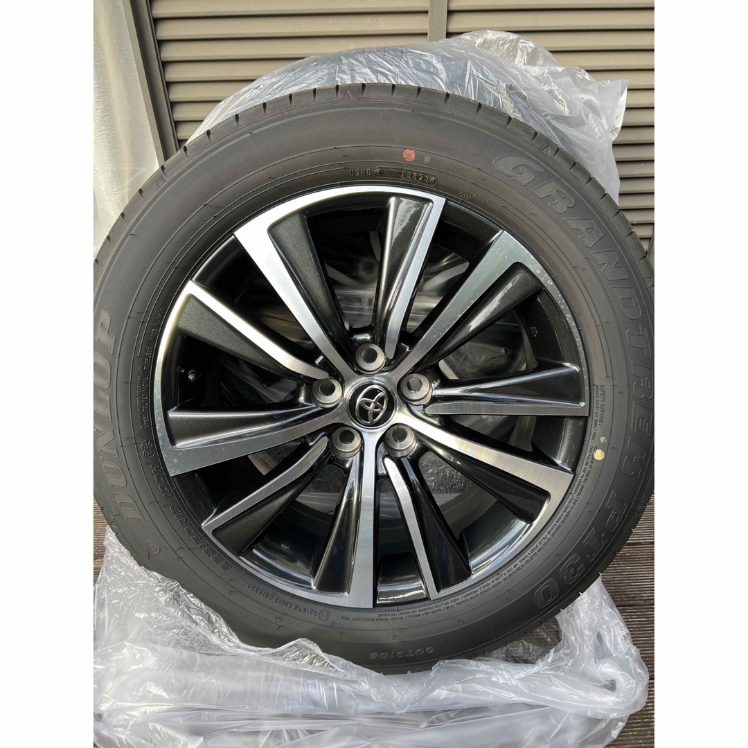 新車外し】トヨタハリアー80系純正アルミホイールタイヤ225/60R18の