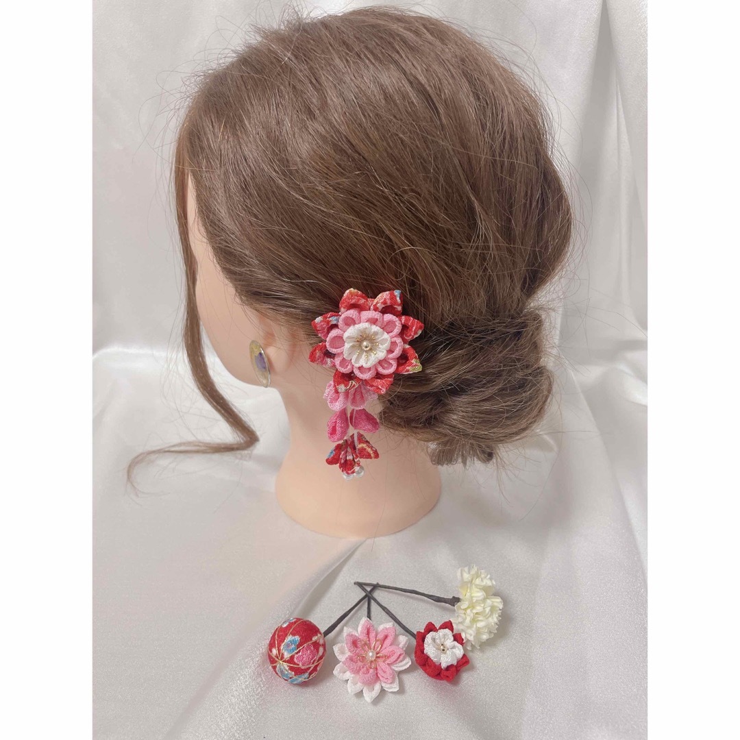 つまみ細工　髪飾り ハンドメイドのアクセサリー(ヘアアクセサリー)の商品写真