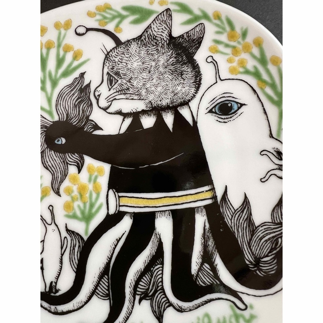 ヒグチユウコ 九谷焼・絵皿 花摘みギュスターヴ君-