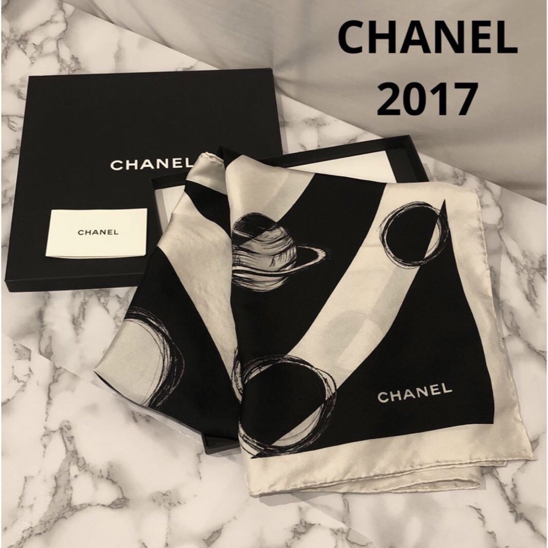 CHANEL 宇宙 シルク スカーフ -