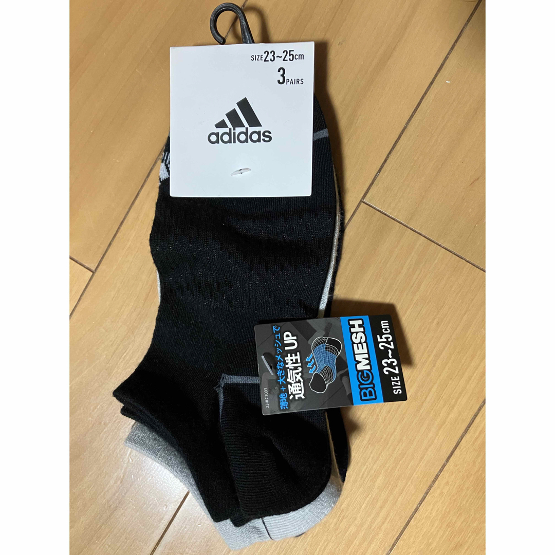 adidas(アディダス)の新品　adidasソックス　靴下3足セット　 レディースのレッグウェア(ソックス)の商品写真