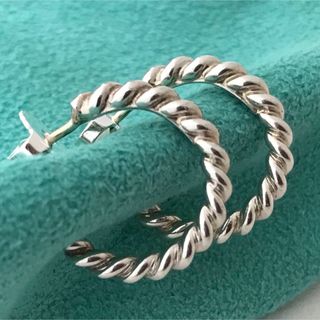 ティファニー(Tiffany & Co.)のTiffany ツイストフープピアス希少(ピアス)