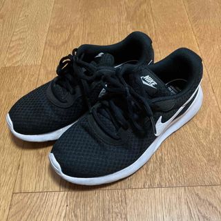 ナイキ(NIKE)のNIKE レディーススニーカー　22.5(スニーカー)