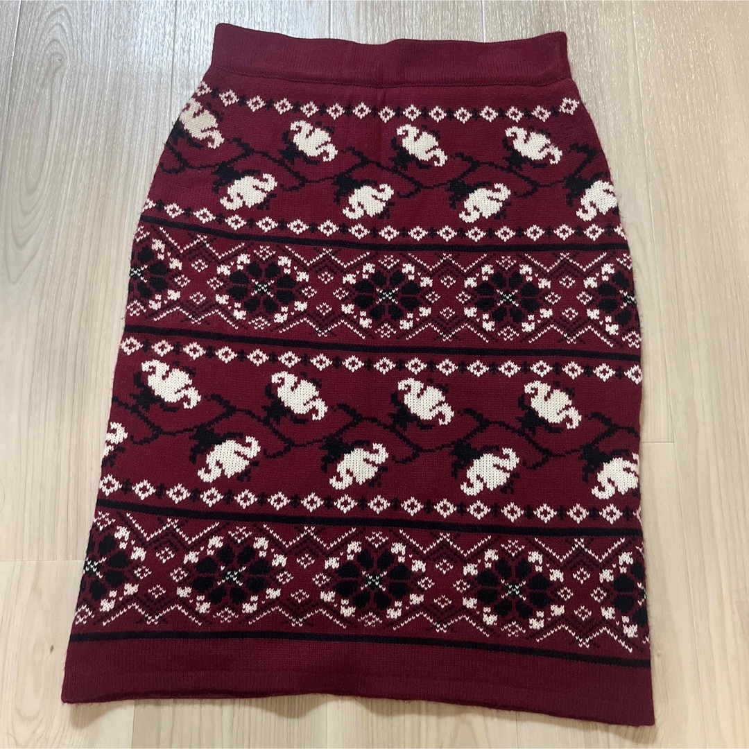 OLIVEdesOLIVE(オリーブデオリーブ)のニットスカート 雪柄 花柄 白 紫 パープル ホワイト タイトスカート レディースのスカート(ひざ丈スカート)の商品写真