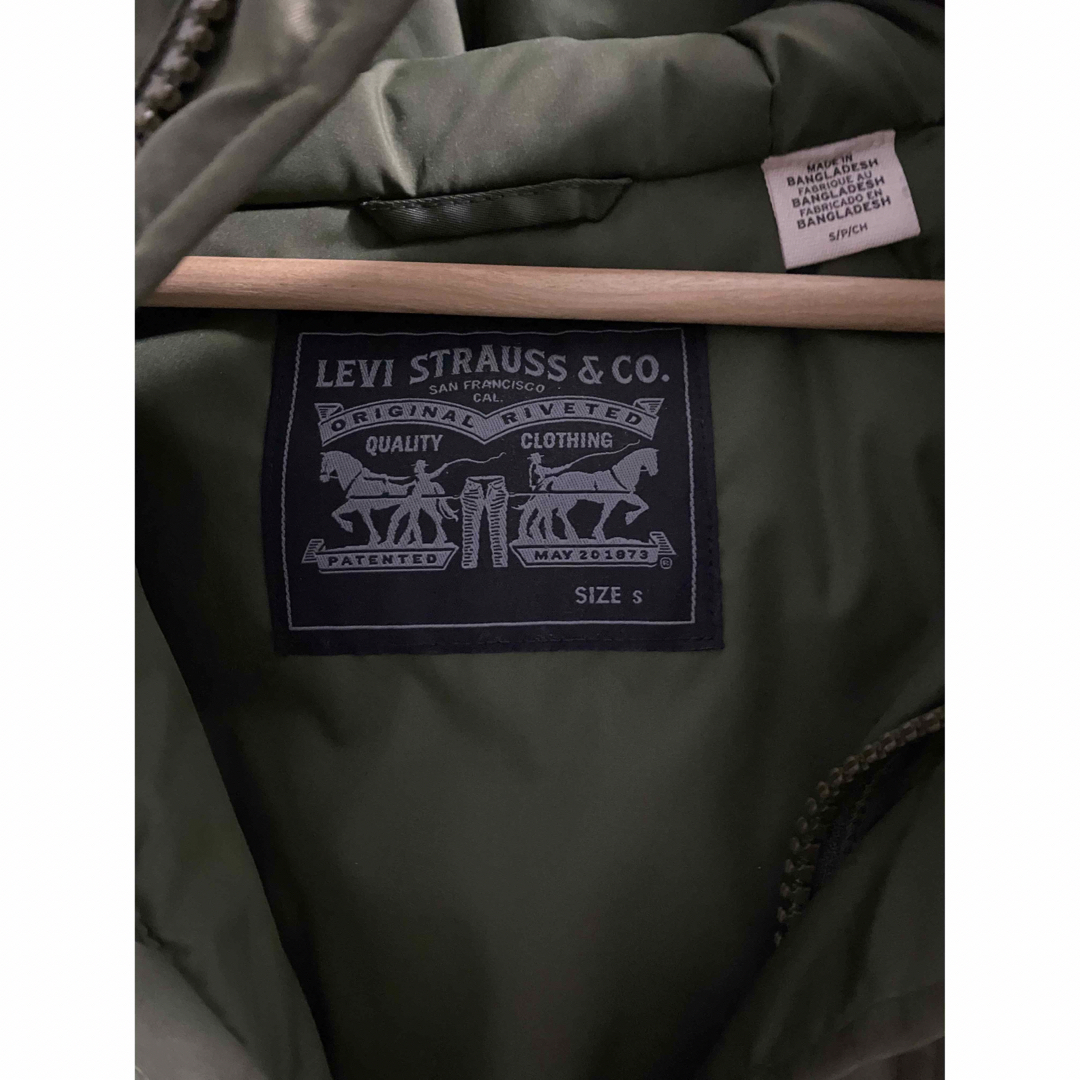 Levi's(リーバイス)のLevi's メンズアウター　ダウン　Sサイズ メンズのジャケット/アウター(ダウンジャケット)の商品写真