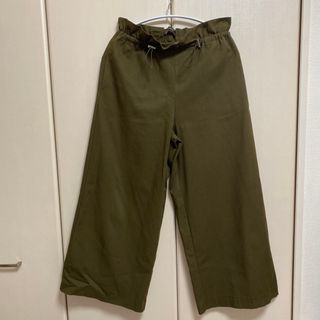 ザラ(ZARA)のZARA パンツ　カーキ(カジュアルパンツ)