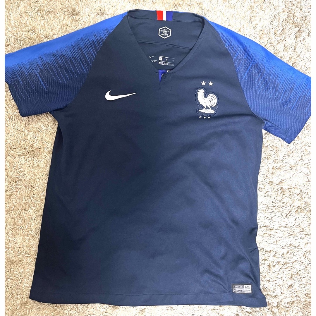 NIKE(ナイキ)のサッカーフランス代表　2018 ユニフォーム　サイズM スポーツ/アウトドアのサッカー/フットサル(ウェア)の商品写真