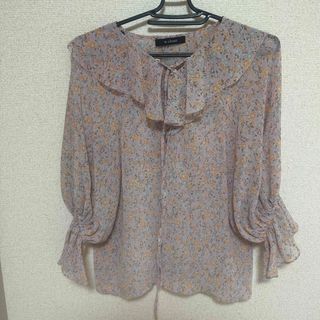 ダブルクローゼット(w closet)のw closet七分袖 花柄トップス(シャツ/ブラウス(半袖/袖なし))