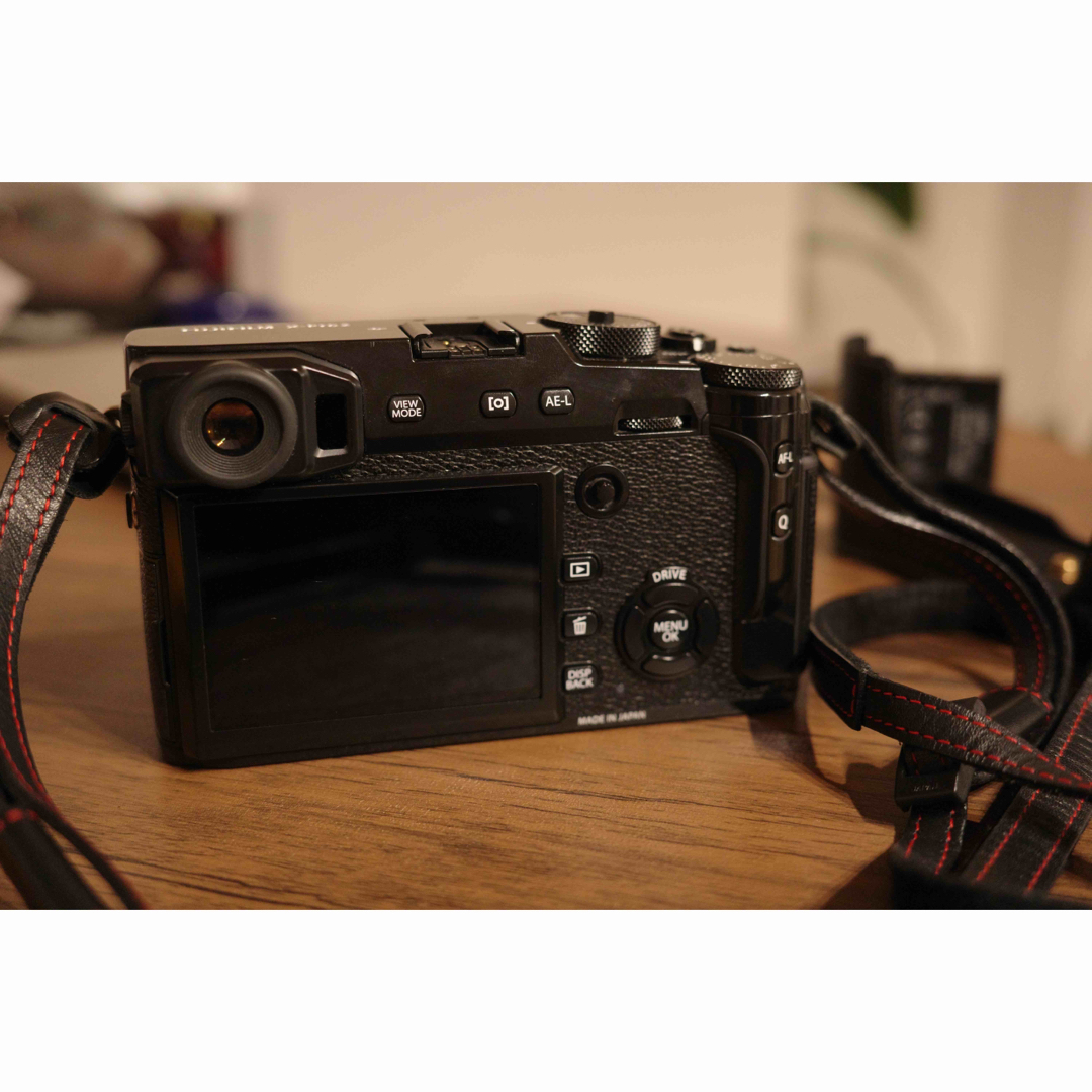 富士フイルム(フジフイルム)のフジフイルム X-Pro2 ボディ スマホ/家電/カメラのカメラ(ミラーレス一眼)の商品写真
